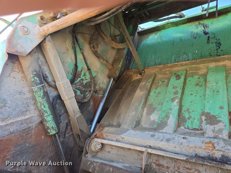 image for item EE7773 2007 International 7300 refuse truck