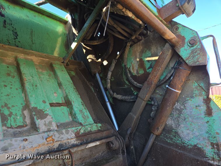 image for item EE7773 2007 International 7300 refuse truck