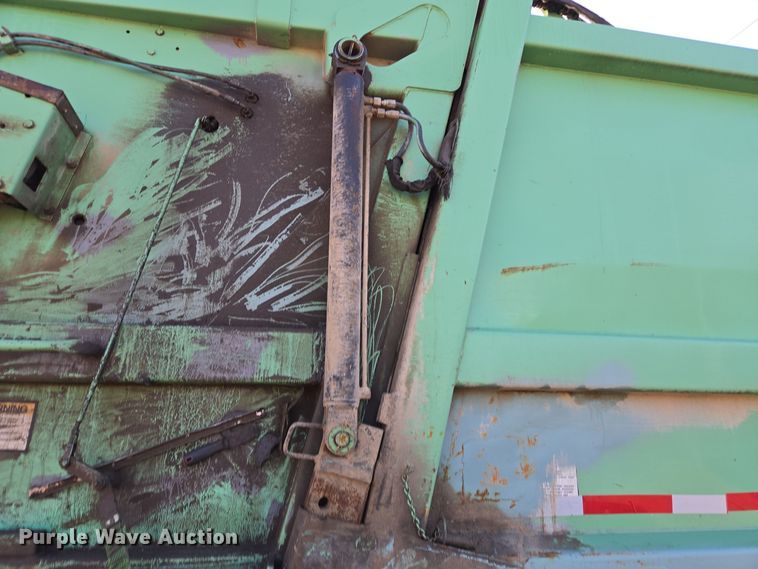 image for item EE7773 2007 International 7300 refuse truck