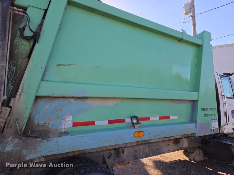 image for item EE7773 2007 International 7300 refuse truck