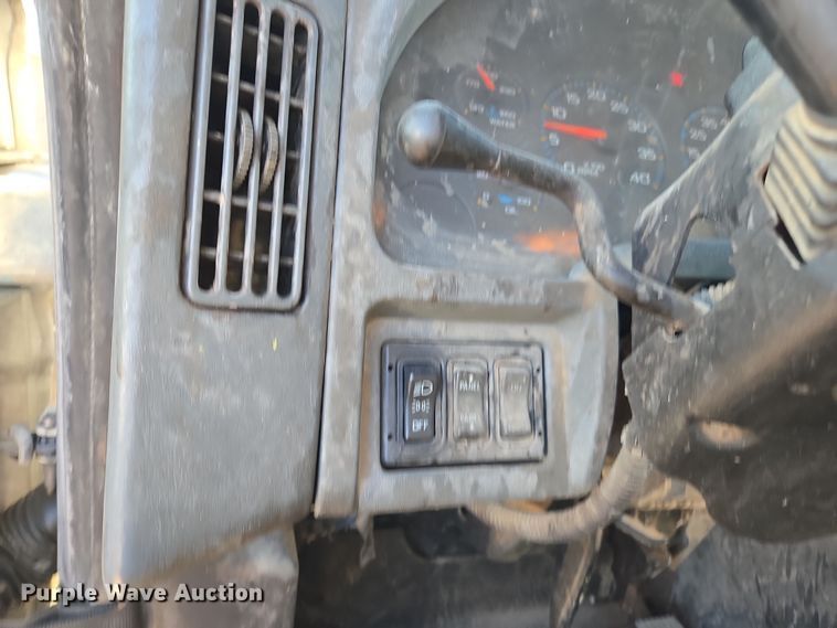 image for item EE7773 2007 International 7300 refuse truck