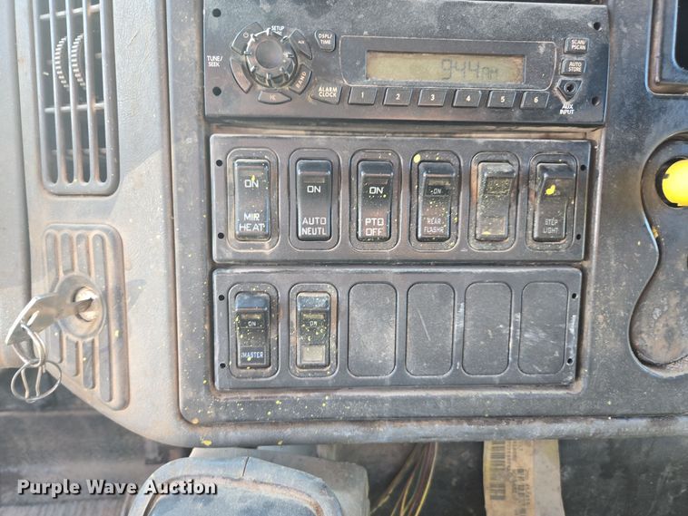 image for item EE7773 2007 International 7300 refuse truck