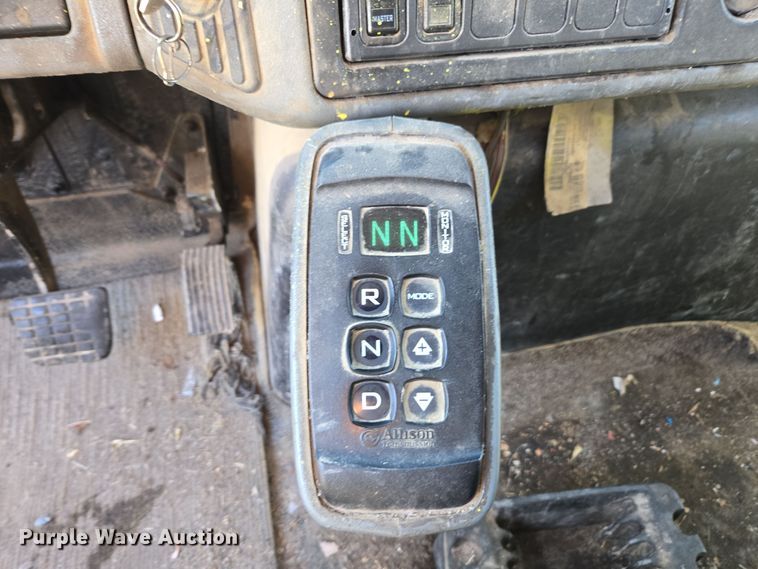 image for item EE7773 2007 International 7300 refuse truck