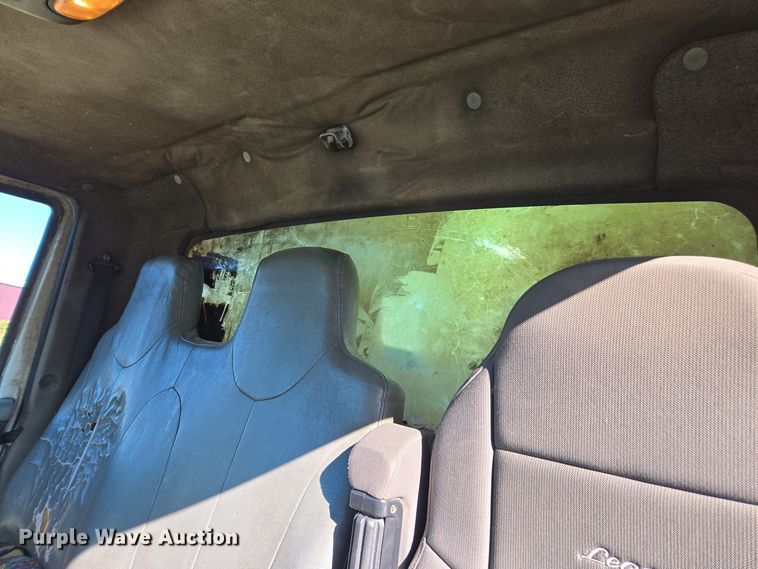 image for item EE7773 2007 International 7300 refuse truck