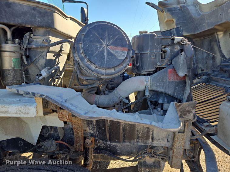 image for item EE7773 2007 International 7300 refuse truck