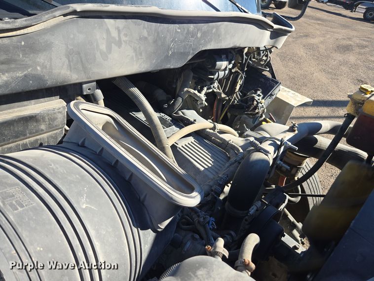 image for item EE7773 2007 International 7300 refuse truck