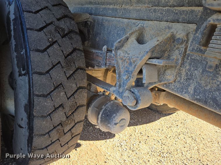 image for item EE7773 2007 International 7300 refuse truck