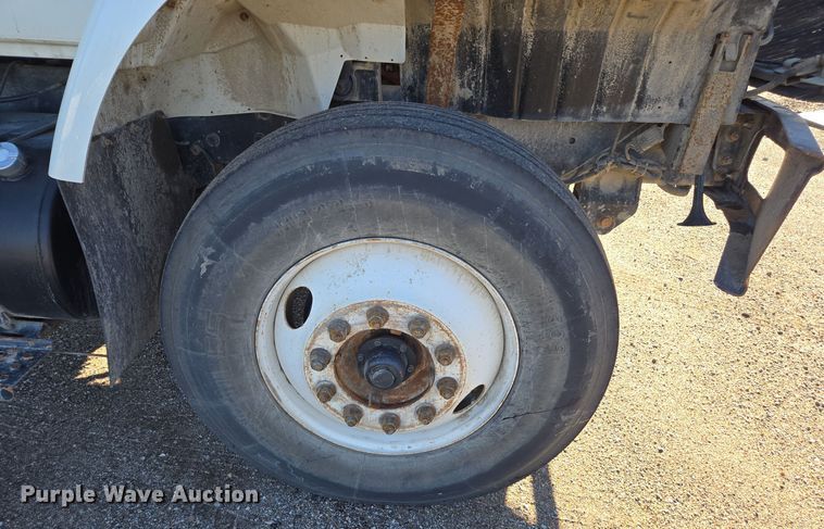 image for item EE7773 2007 International 7300 refuse truck