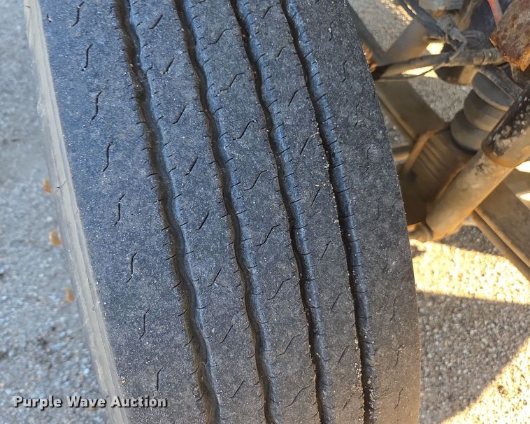 image for item EE7773 2007 International 7300 refuse truck