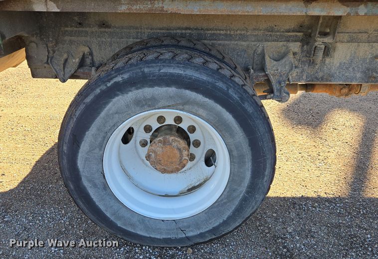 image for item EE7773 2007 International 7300 refuse truck