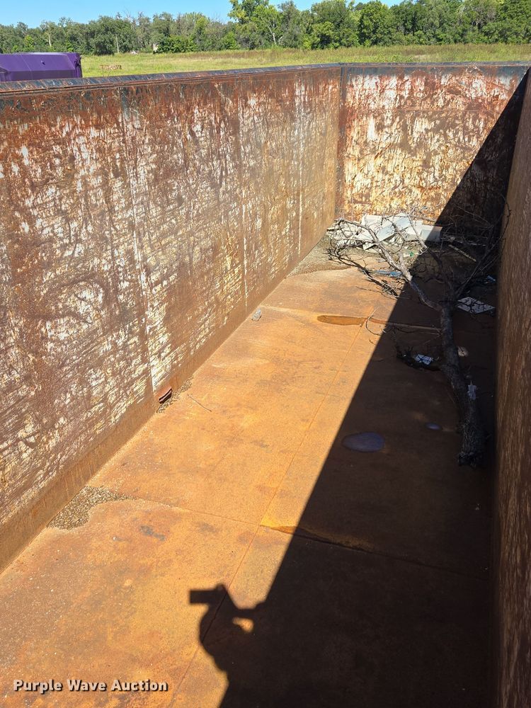 image for item EE7776 Roll-off container 