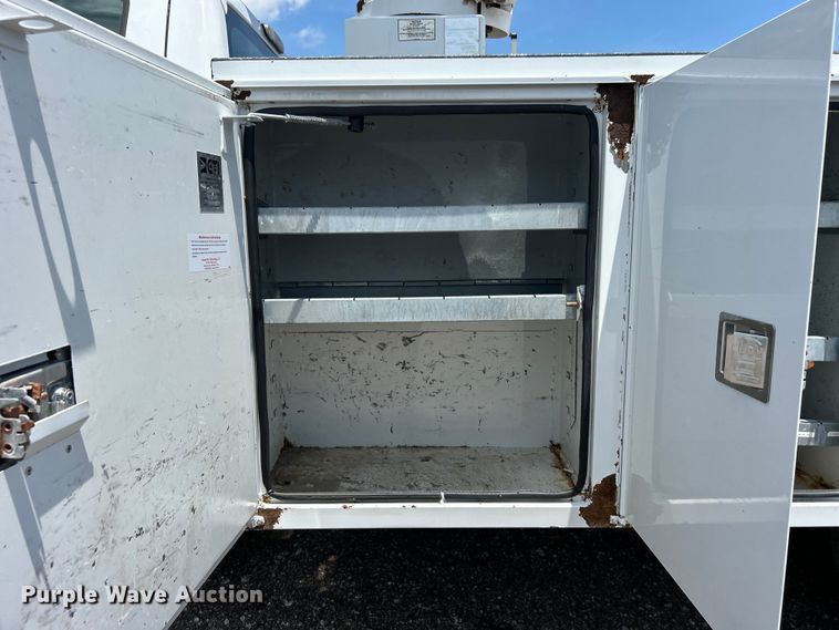 image for item EG0782 2014 Ford F450 Super Duty  bucket truck