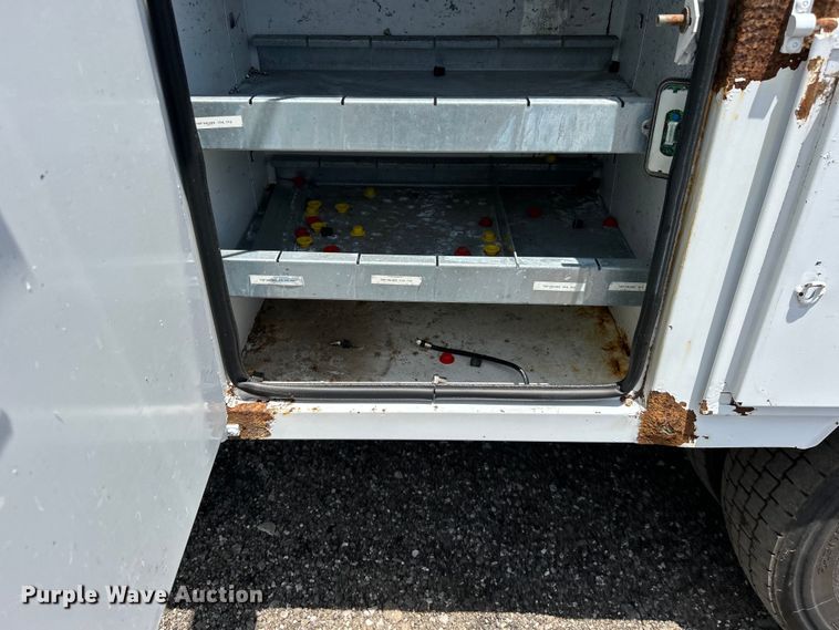 image for item EG0782 2014 Ford F450 Super Duty  bucket truck