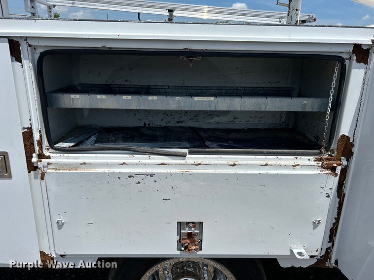 image for item EG0782 2014 Ford F450 Super Duty  bucket truck