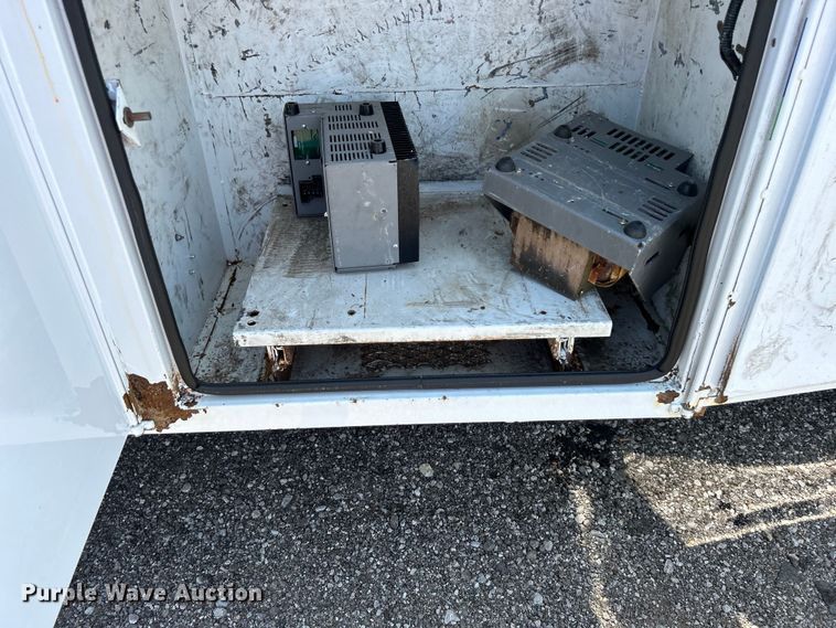 image for item EG0782 2014 Ford F450 Super Duty  bucket truck