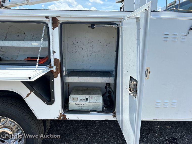 image for item EG0782 2014 Ford F450 Super Duty  bucket truck