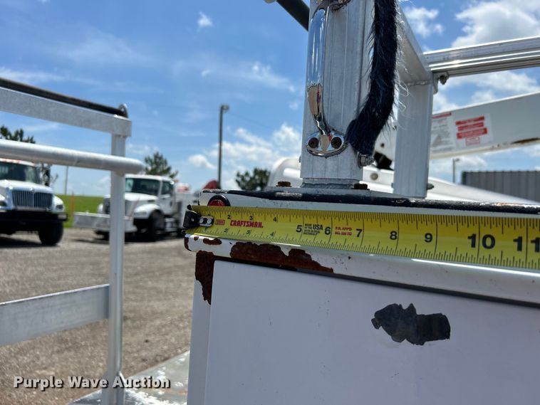 image for item EG0782 2014 Ford F450 Super Duty  bucket truck