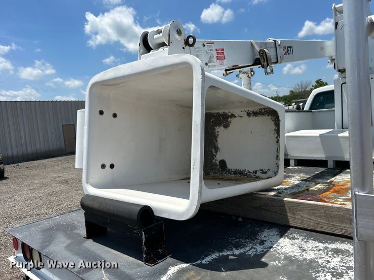 image for item EG0782 2014 Ford F450 Super Duty  bucket truck