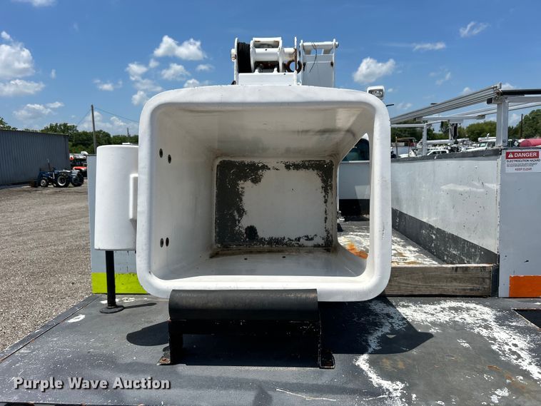 image for item EG0782 2014 Ford F450 Super Duty  bucket truck