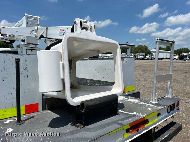 image for item EG0782 2014 Ford F450 Super Duty  bucket truck