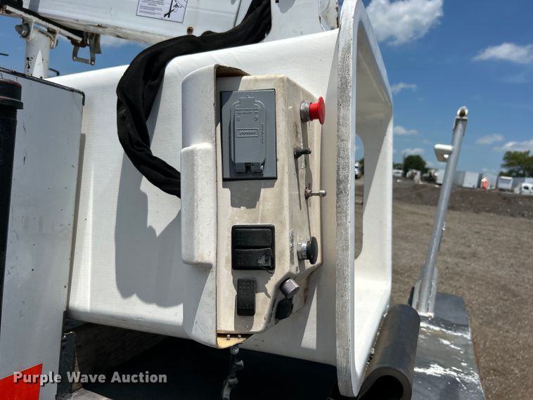 image for item EG0782 2014 Ford F450 Super Duty  bucket truck