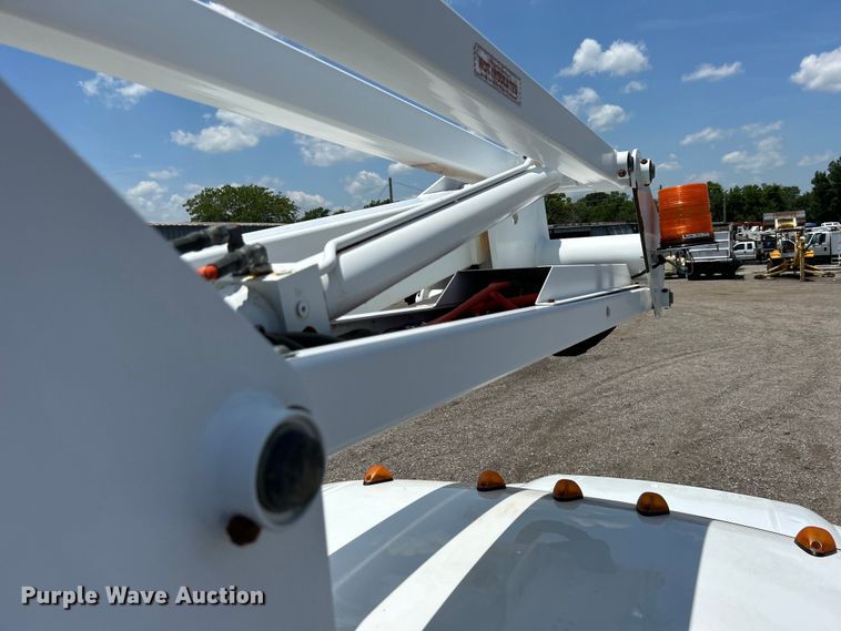 image for item EG0782 2014 Ford F450 Super Duty  bucket truck