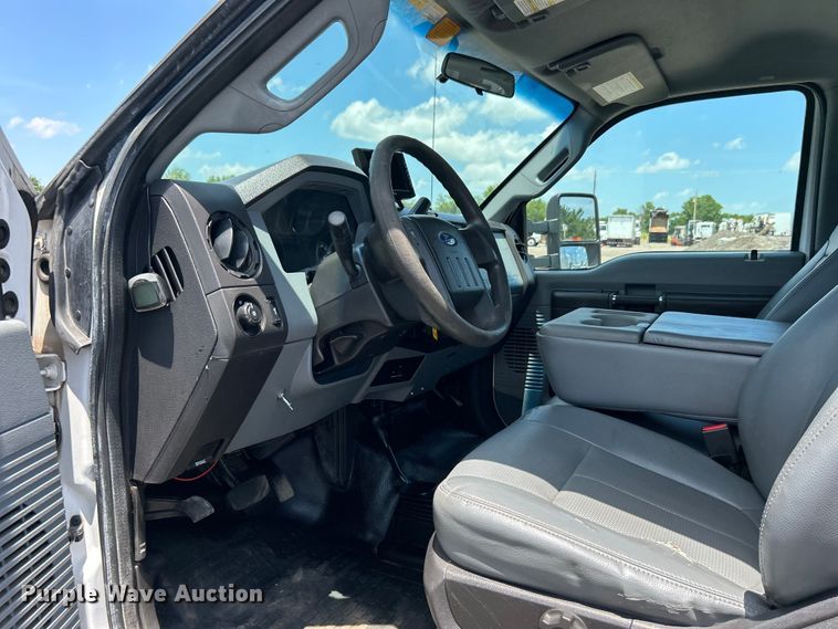 image for item EG0782 2014 Ford F450 Super Duty  bucket truck