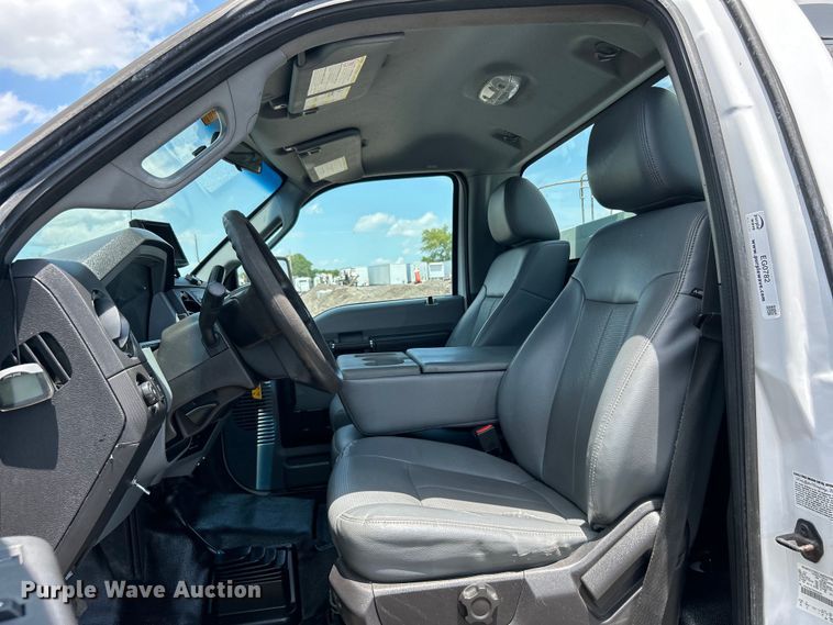 image for item EG0782 2014 Ford F450 Super Duty  bucket truck