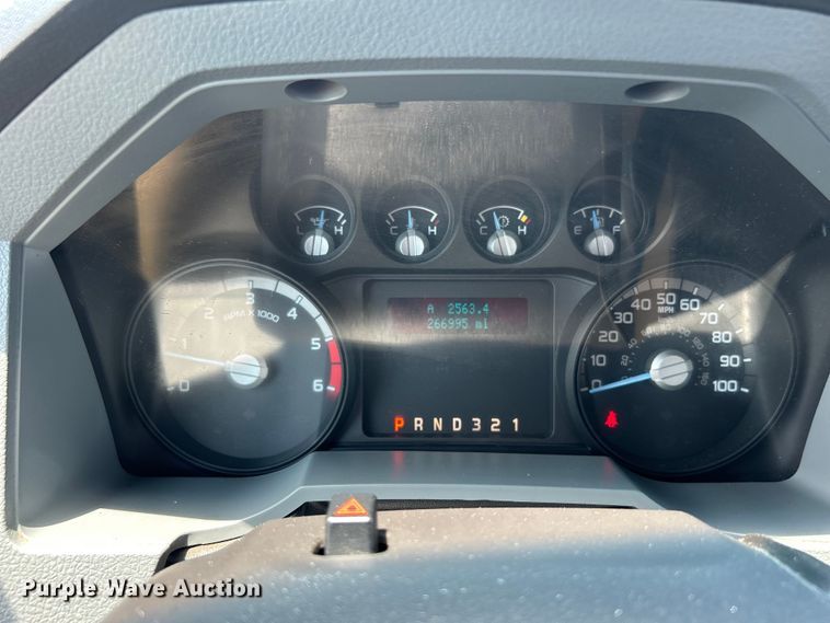 image for item EG0782 2014 Ford F450 Super Duty  bucket truck