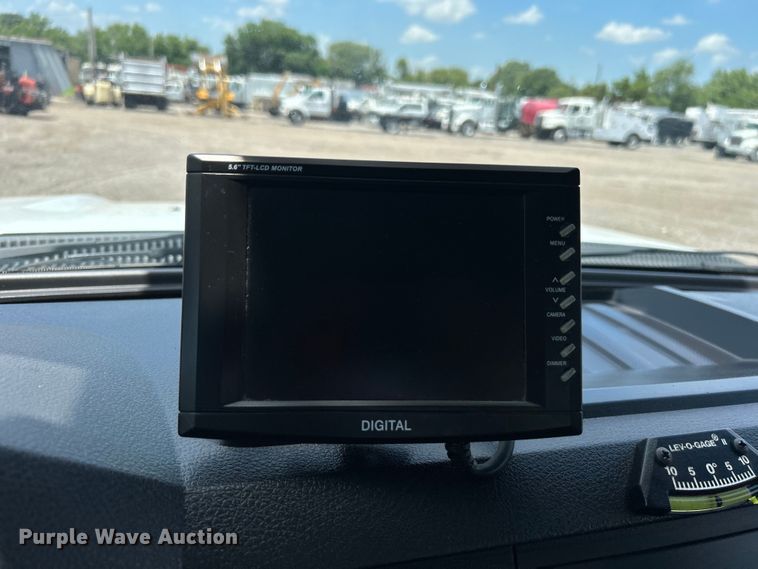 image for item EG0782 2014 Ford F450 Super Duty  bucket truck