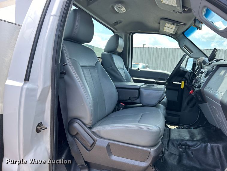 image for item EG0782 2014 Ford F450 Super Duty  bucket truck