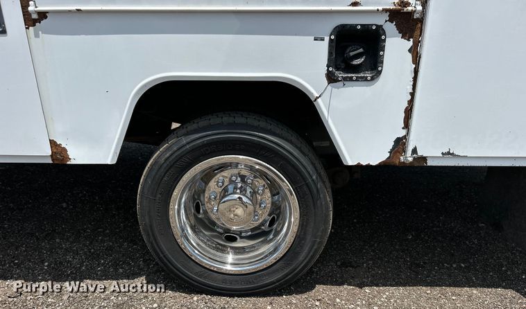 image for item EG0782 2014 Ford F450 Super Duty  bucket truck