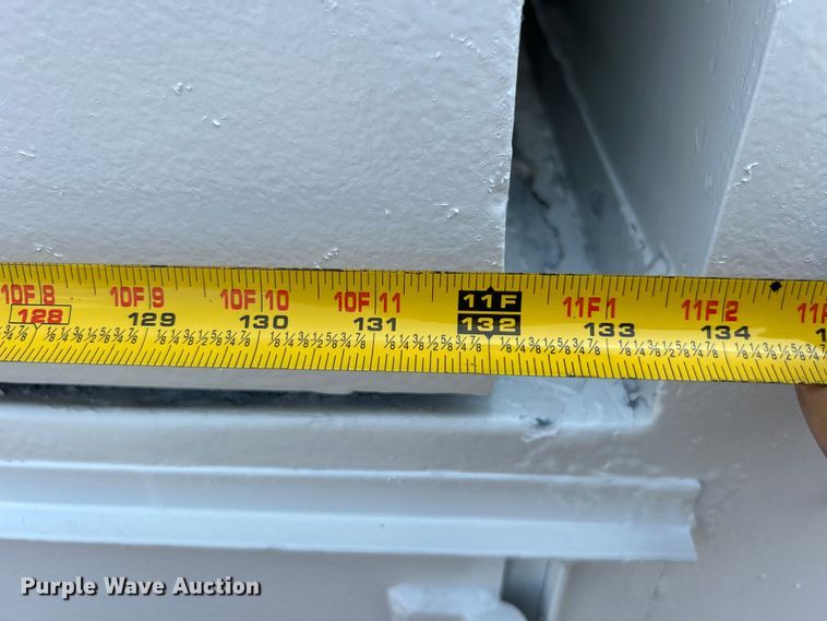 image for item EG0882 2000 GMC C6500 chipper truck