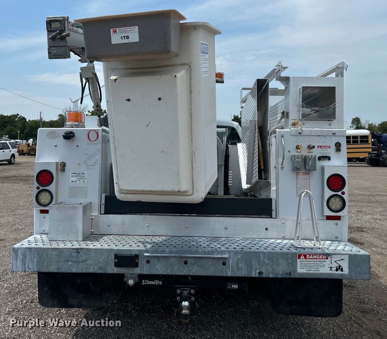 image for item EG0974 2012 Ford F450 Super Duty bucket truck