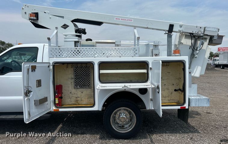 image for item EG0974 2012 Ford F450 Super Duty bucket truck