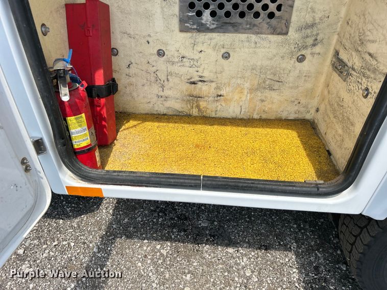 image for item EG0974 2012 Ford F450 Super Duty bucket truck