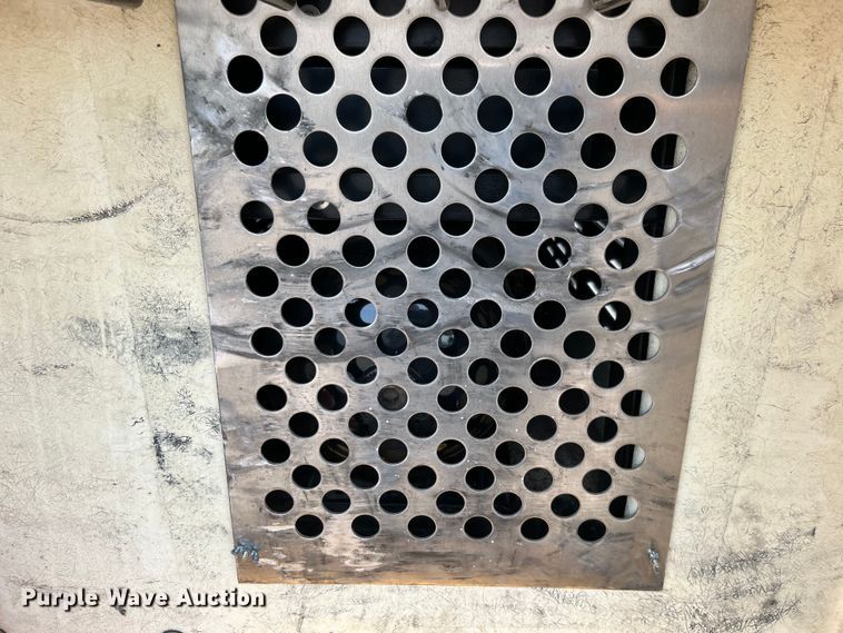 image for item EG0974 2012 Ford F450 Super Duty bucket truck