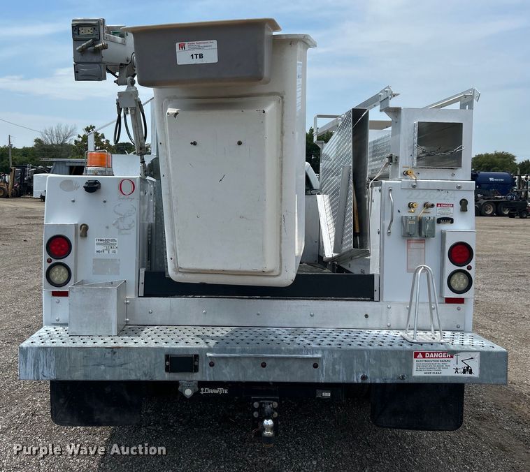 image for item EG0974 2012 Ford F450 Super Duty bucket truck