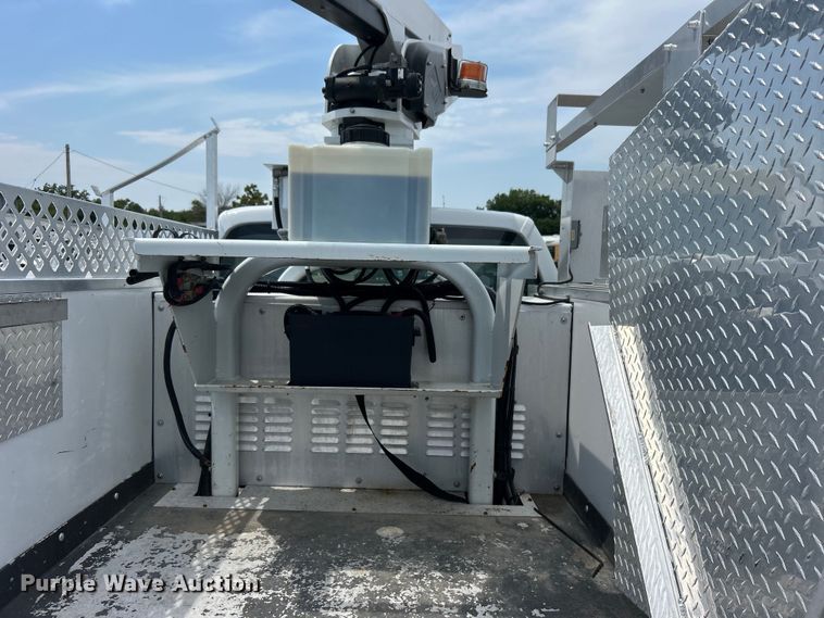 image for item EG0974 2012 Ford F450 Super Duty bucket truck