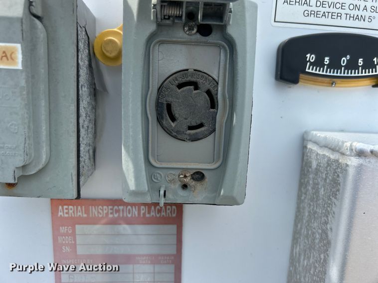 image for item EG0974 2012 Ford F450 Super Duty bucket truck