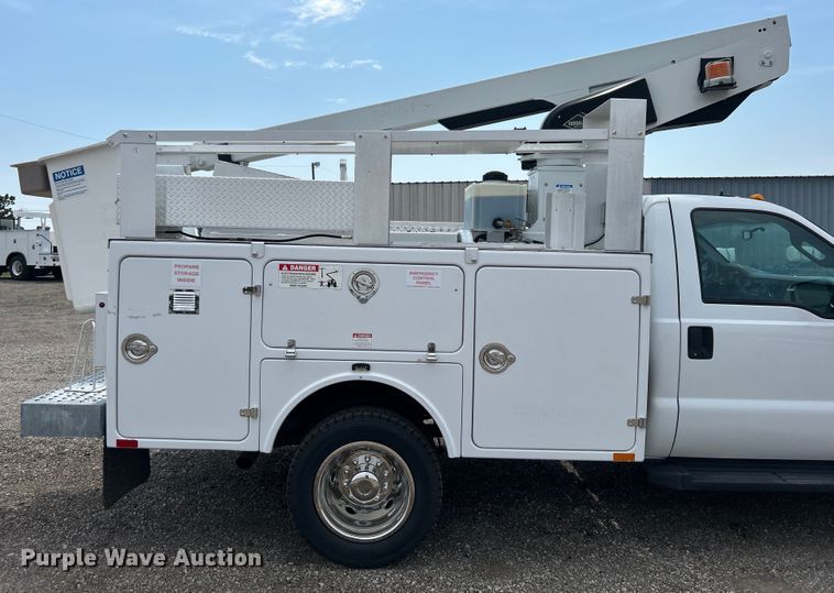 image for item EG0974 2012 Ford F450 Super Duty bucket truck
