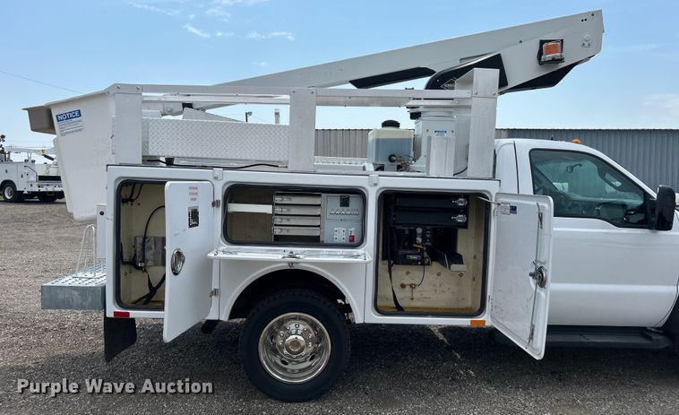 image for item EG0974 2012 Ford F450 Super Duty bucket truck