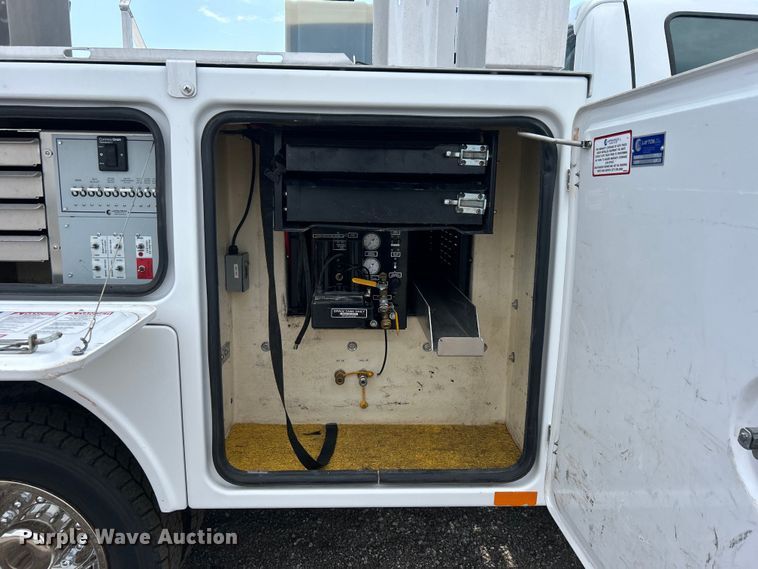 image for item EG0974 2012 Ford F450 Super Duty bucket truck