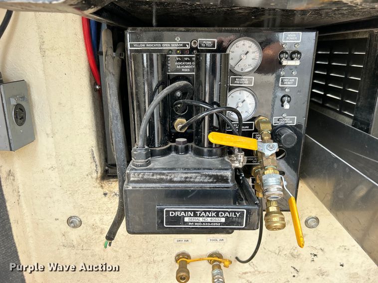 image for item EG0974 2012 Ford F450 Super Duty bucket truck