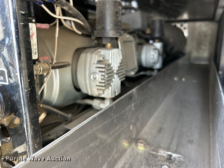 image for item EG0974 2012 Ford F450 Super Duty bucket truck