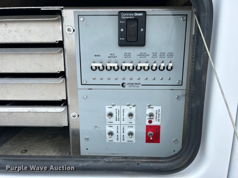 image for item EG0974 2012 Ford F450 Super Duty bucket truck