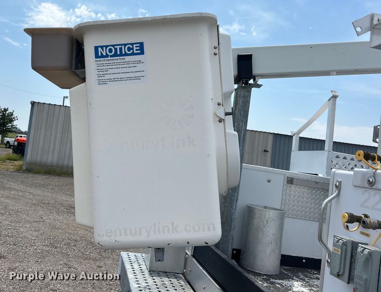 image for item EG0974 2012 Ford F450 Super Duty bucket truck