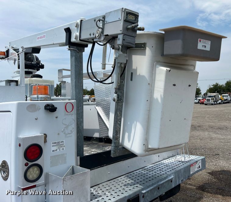 image for item EG0974 2012 Ford F450 Super Duty bucket truck