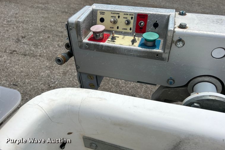 image for item EG0974 2012 Ford F450 Super Duty bucket truck