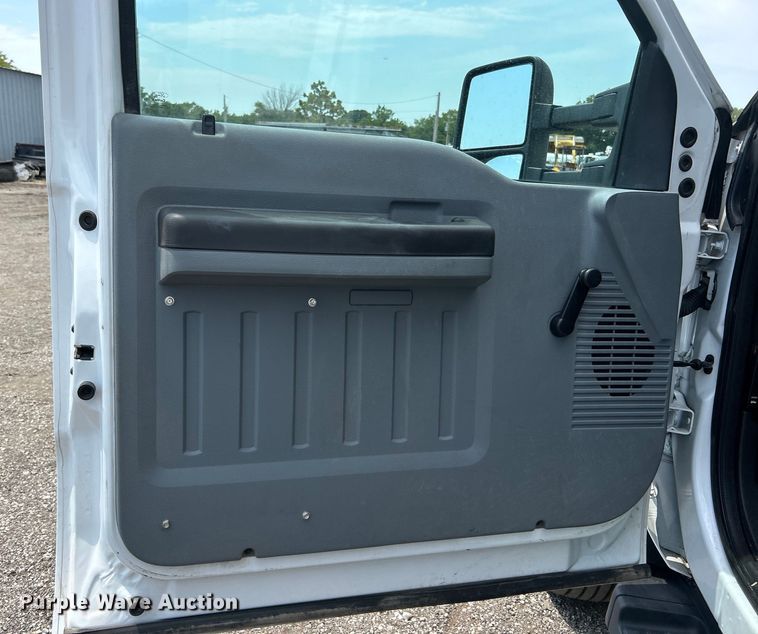 image for item EG0974 2012 Ford F450 Super Duty bucket truck